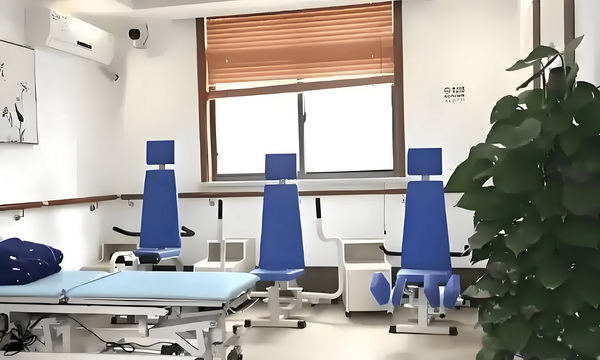 可以！杜兰特美女主持人婚礼，带球突破绯闻，再凭实力单身！